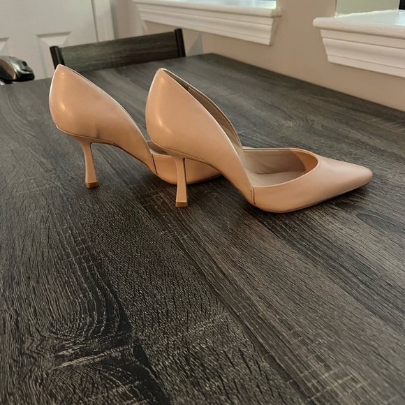 Vince Camuto Nude D’Orsay Pointed Toe Heels – Size 8M - Picture 5 of 9